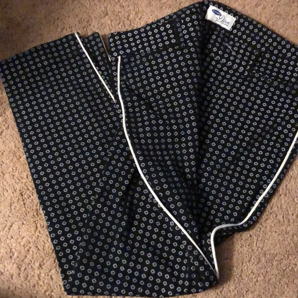 Old navy the diva capris size 4